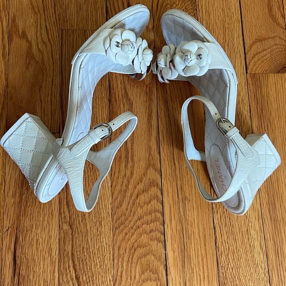 Chanel White Floral Women's Sandals - Picture 4 of 10